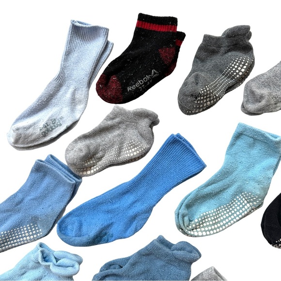 ⭐️ 5 for $25 A Set of 16 Pairs of Toddler Socks Sizes 2 T - 4 T - Picture 4 of 4